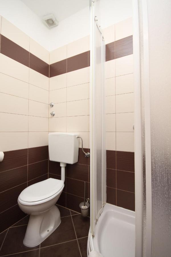 Family Friendly Apartments With A Swimming Pool Povljana, Pag - 244 Eksteriør bilde