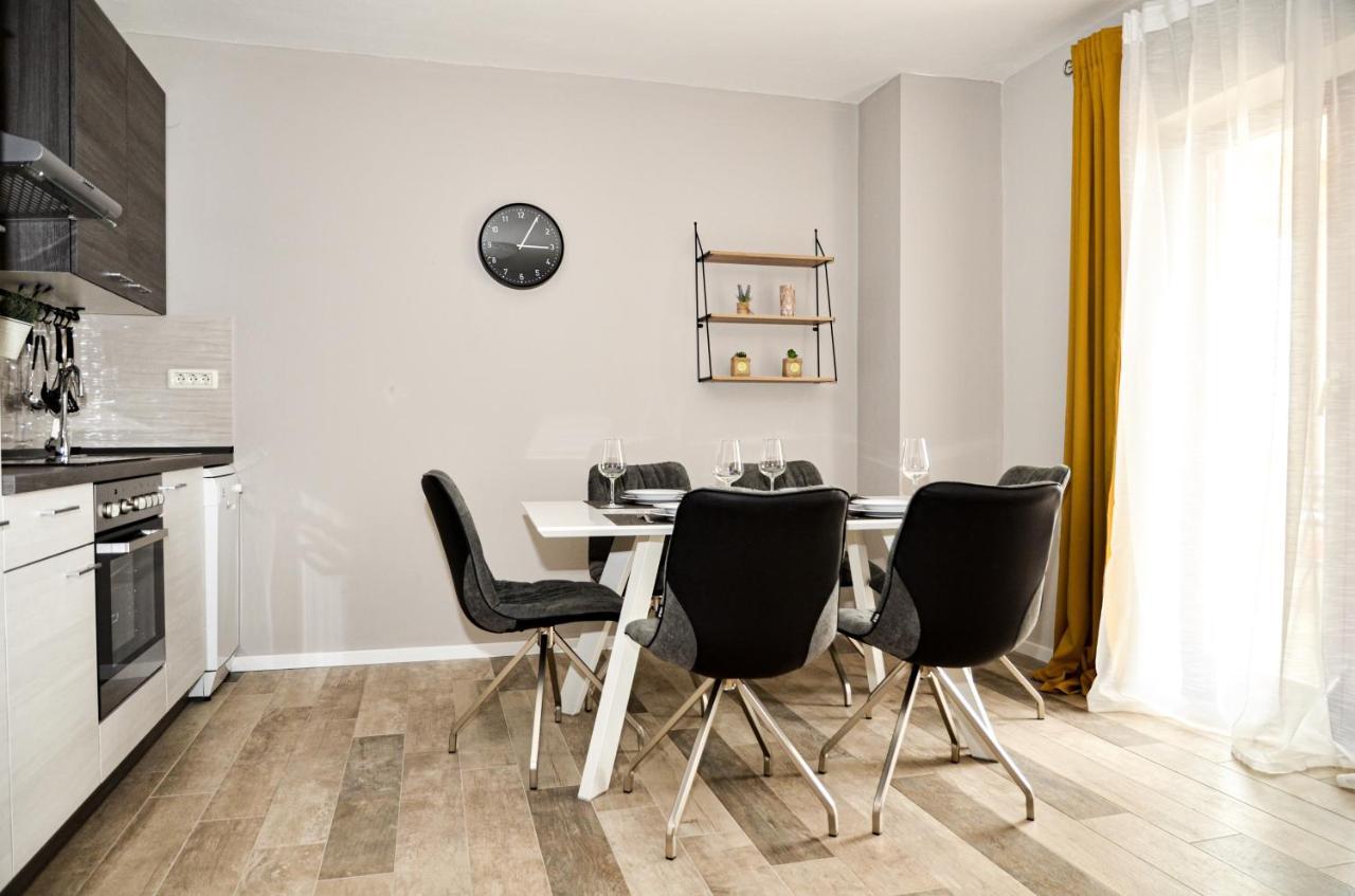 Family Friendly Apartments With A Swimming Pool Povljana, Pag - 244 Eksteriør bilde