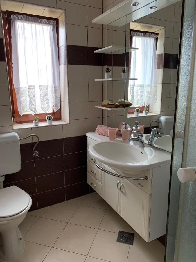 Family Friendly Apartments With A Swimming Pool Povljana, Pag - 244 Eksteriør bilde