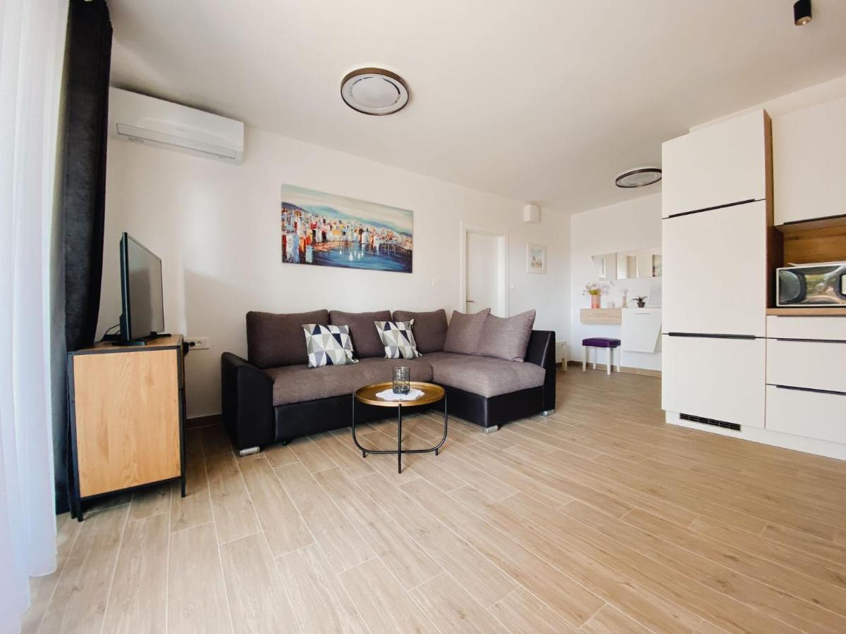 Family Friendly Apartments With A Swimming Pool Povljana, Pag - 244 Eksteriør bilde