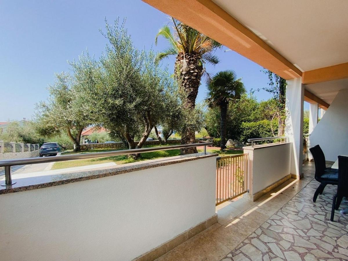 Family Friendly Apartments With A Swimming Pool Povljana, Pag - 244 Eksteriør bilde