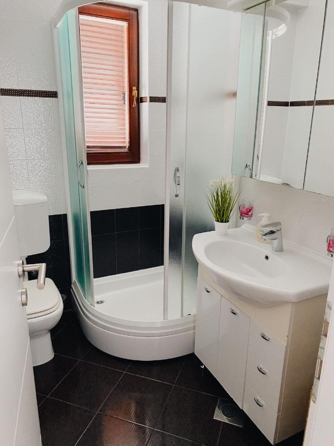 Family Friendly Apartments With A Swimming Pool Povljana, Pag - 244 Eksteriør bilde