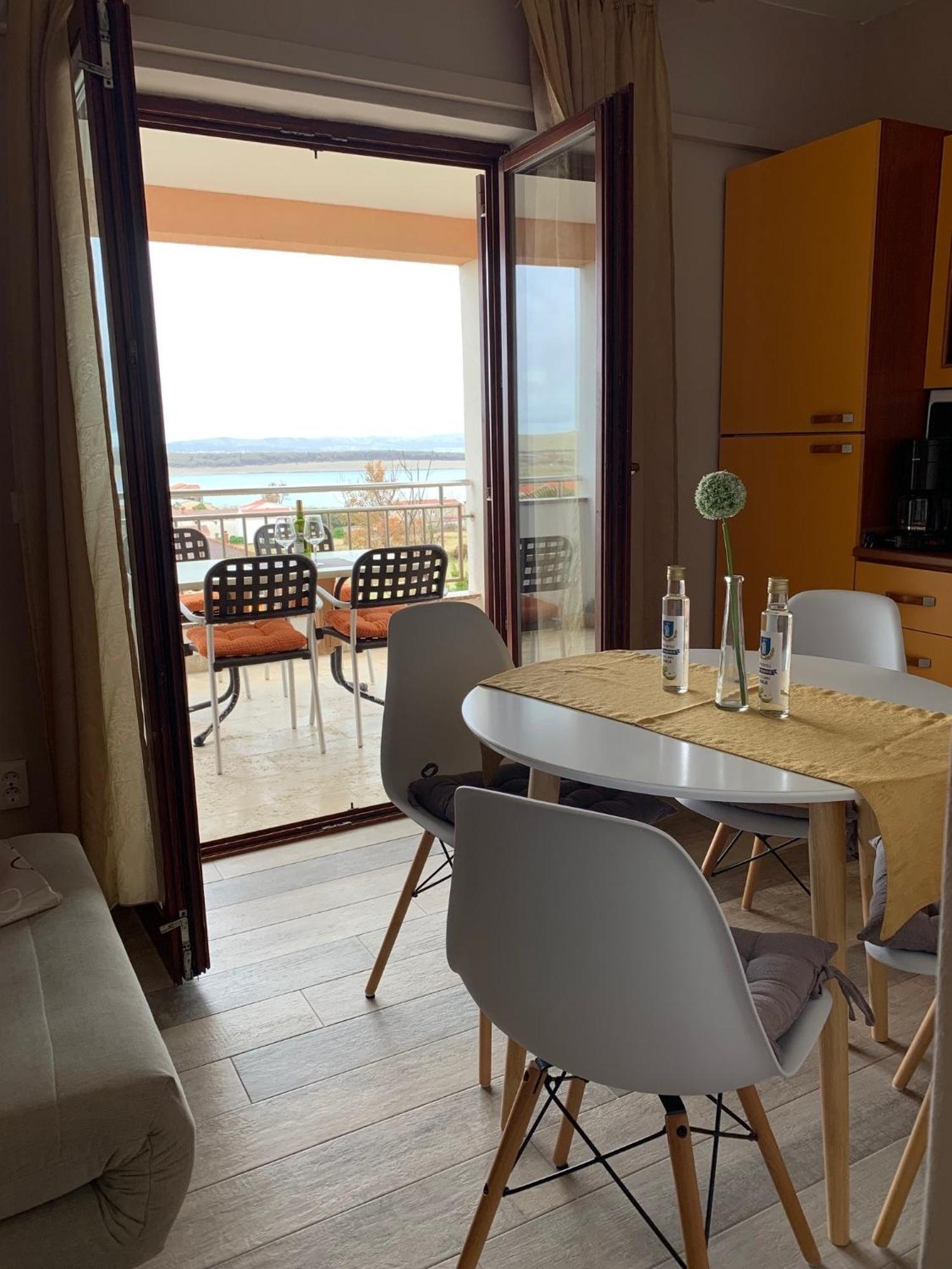 Family Friendly Apartments With A Swimming Pool Povljana, Pag - 244 Rom bilde