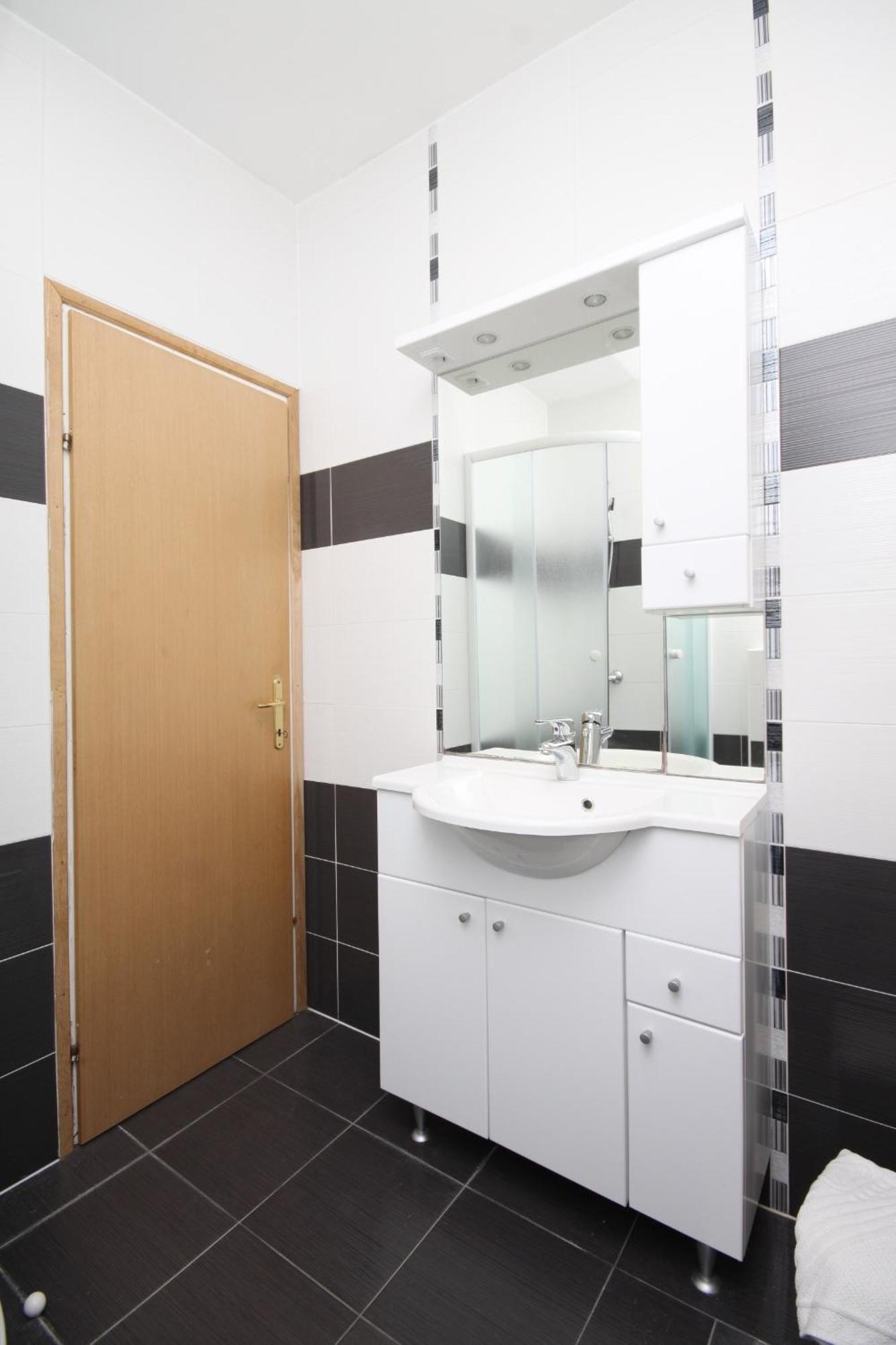 Family Friendly Apartments With A Swimming Pool Povljana, Pag - 244 Rom bilde